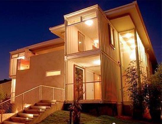 已經(jīng)安裝好的漂亮的集裝箱房屋